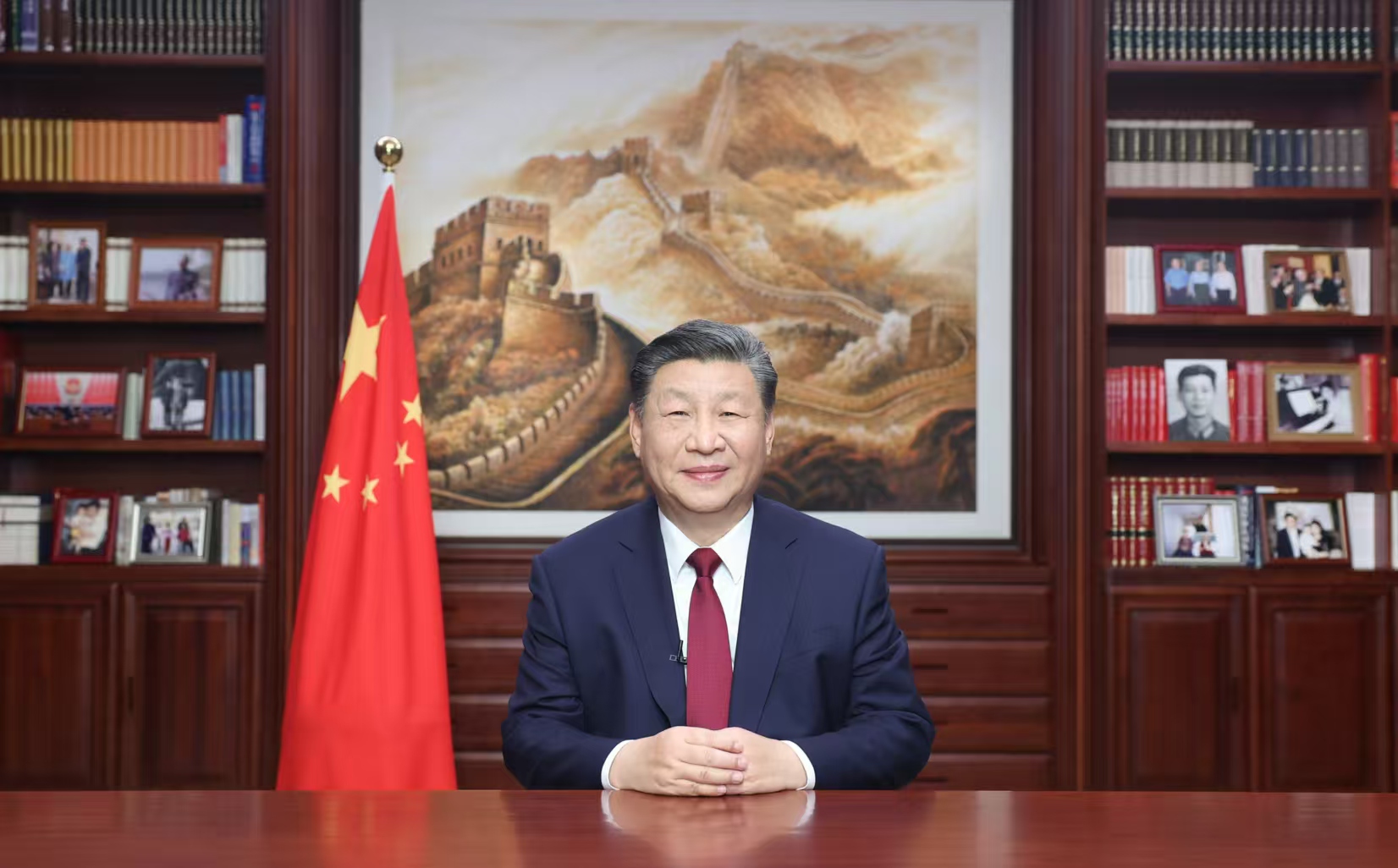 2023年12月31日，新年前夕，國家主席習(xí)近平通過中央廣播電視總臺和互聯(lián)網(wǎng)，發(fā)表二〇二四年新年賀詞。圖片來源：新華社